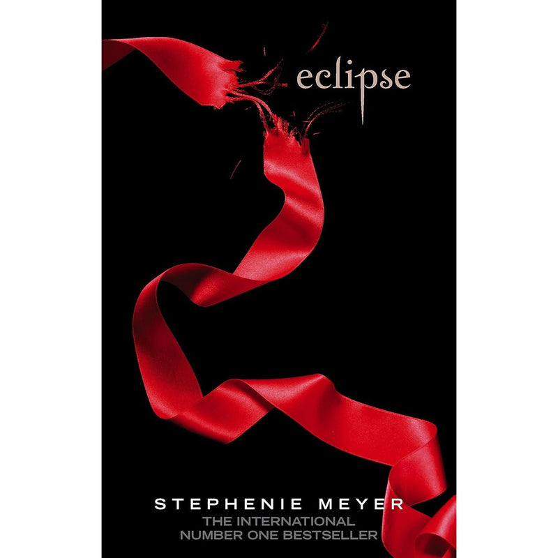 Eclipse (The Twilight Saga, Book 3) by Stephenie Meyer - Young Adult - Paperback - The Book Bundle