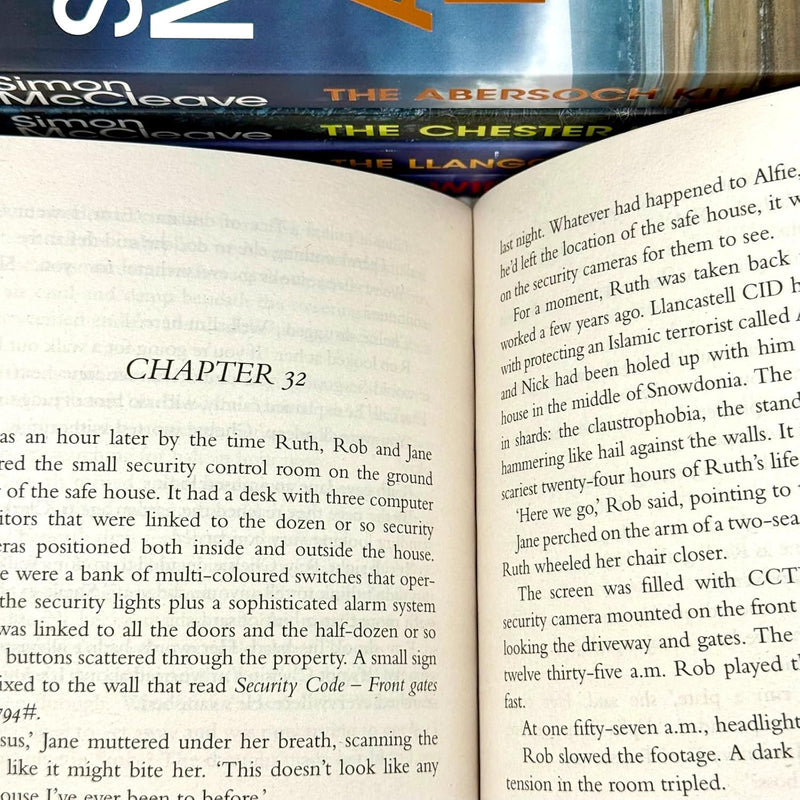 Di Ruth Hunter Series 18-22 5 Books Collection Set by Simon McCleave - Fiction - Paperback