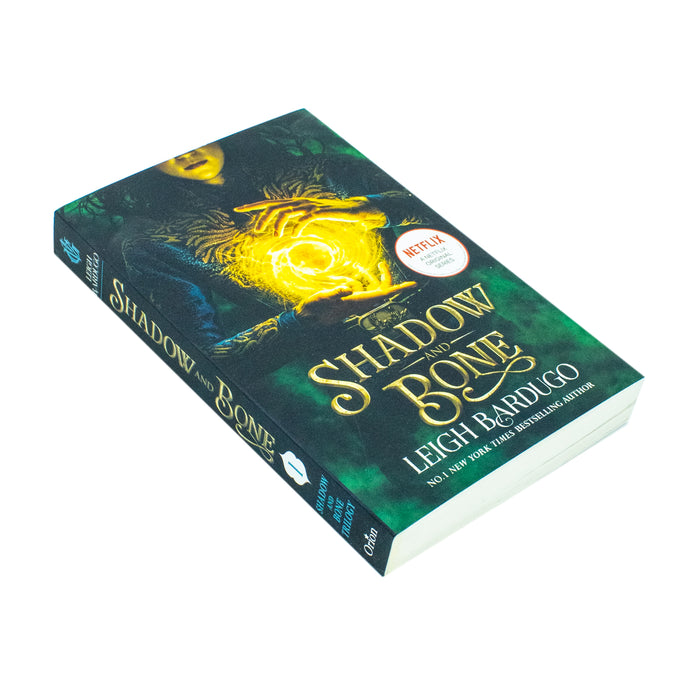 Shadow and Bone: A Netflix Original Series: Book 1 - The Book Bundle