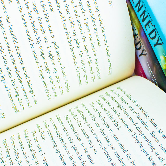 Briar U Series Books 1 - 4 Collection Set by Elle Kennedy (The Chase, The Risk, The Play & The Dare) - The Book Bundle