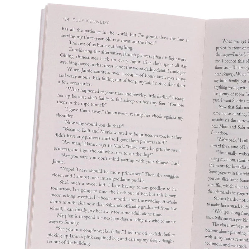Off-Campus Series 5-book box set by Elle Kennedy with sprayed edges, includes The Deal, The Mistake, The Score, The Goal, and The Legacy.