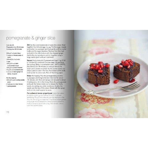 200 Easy Cakes & Bakes: Hamlyn All Colour Cookbook (Hamlyn All Colour Cookery) - The Book Bundle